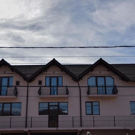 Hotel New House Curtea de Argeş Exterior foto