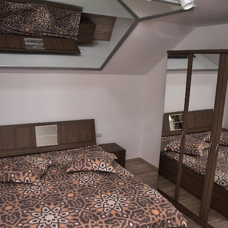 Hotel New House Curtea de Argeş Exterior foto